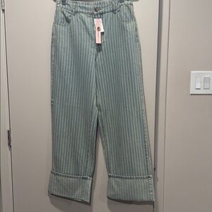 NWT Aqua wide leg cuffed white pinstripe denim
